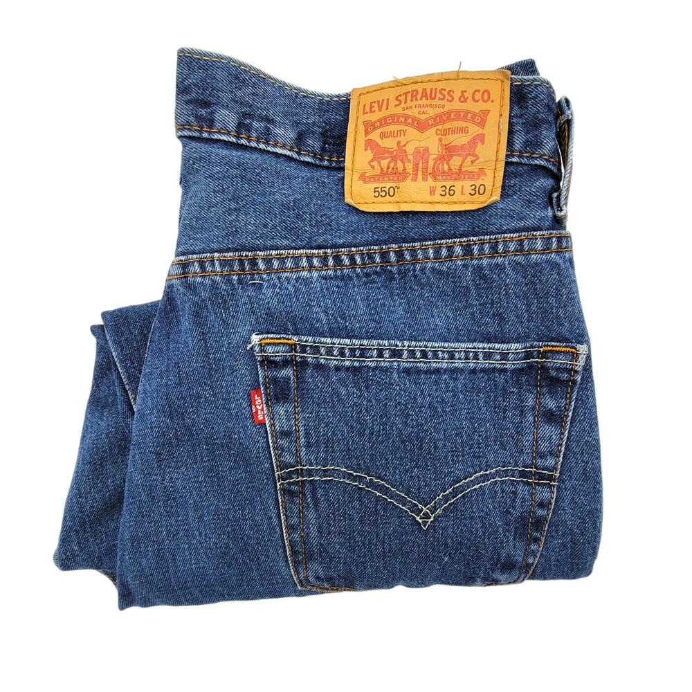LEVI'S 550 Jeans Relaxed Fit Zip Fly Straight Leg Size W36 L30 ACTUAL INSEAM 26"